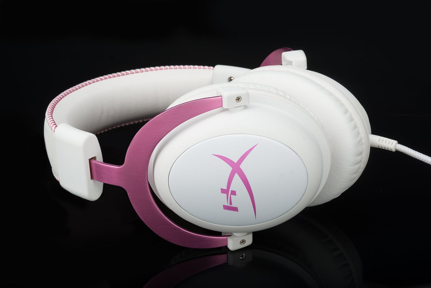 A Look At The Pink Hyperx Cloud Ii Gaming Headset For Pc Ps4 And Xbox One Game Idealist
